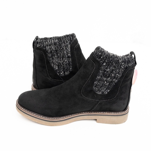 Comfortiva - Ottawa Suede Ankle Booties – Black - Picture 8 of 10